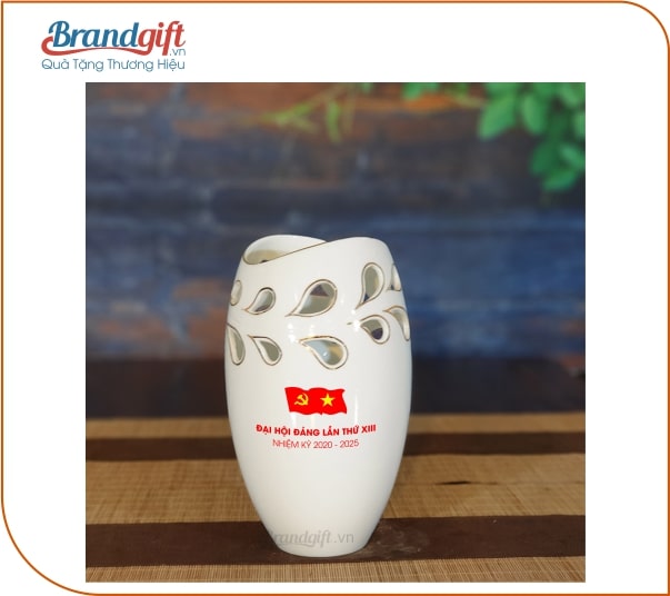 Lọ hoa sứ trắng in logo Đại hội Đảng