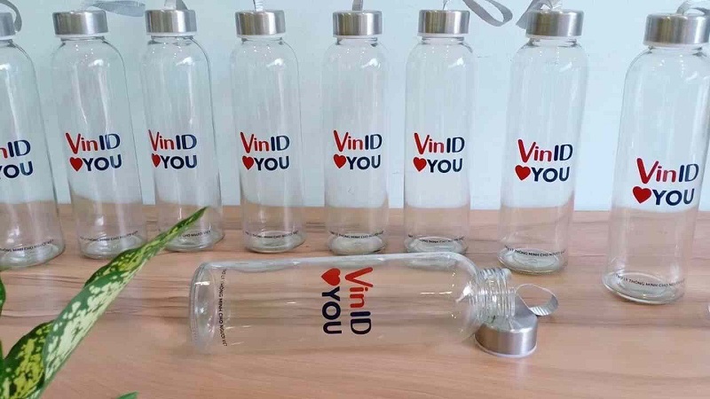 Thiết kế bình thủy tinh nhỏ gọn, thích hợp mang đi khắp mọi nơi