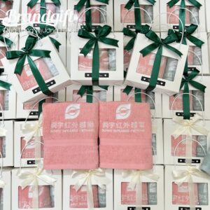 Set 2 khăn mặt, tắm thêu logo