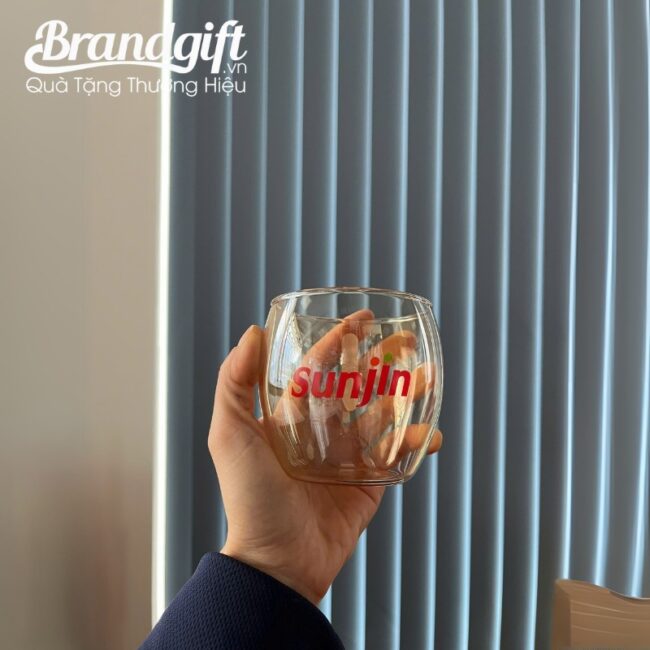 Chi tiết logo in trên sản phẩm