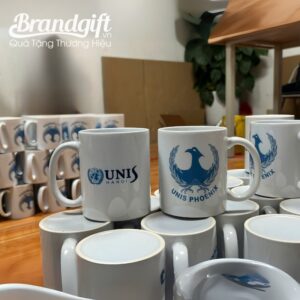 Cốc sứ trắng Bát Tràng dáng trụ có quai