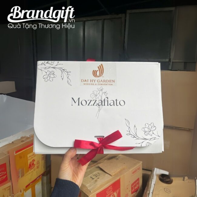 Logo in ấn trên hộp