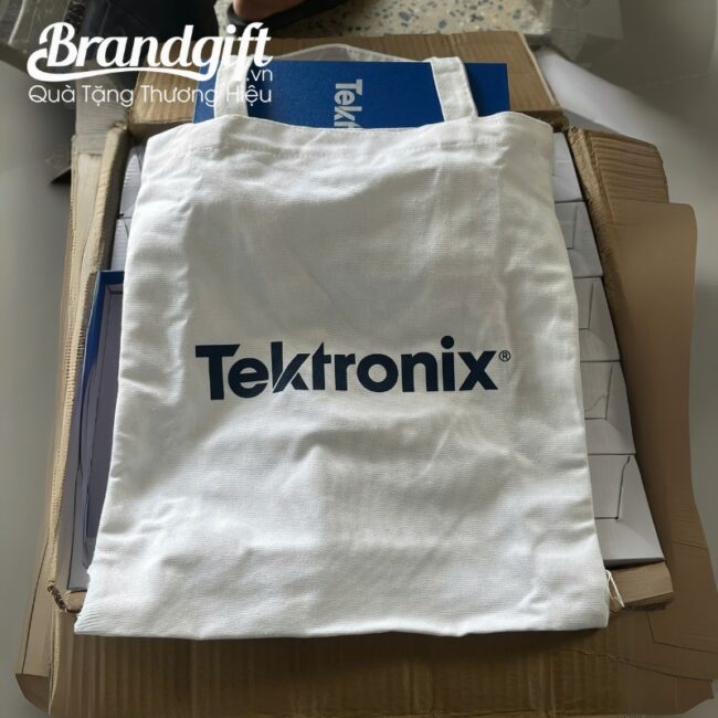 chi-tiet-logo-tren-tui-canvas Chi tiết logo trên túi canvas