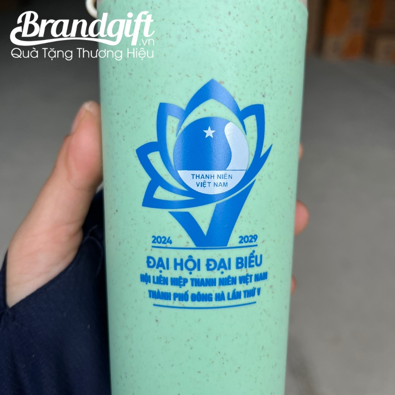 ly-giu-nhiet-qua-tang-dai-hoi-hoi-lien-hiep-thanh-nien-in-logo (10)