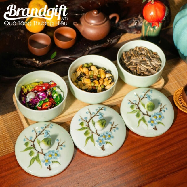 bo-3-hu-mut-tet-in-logo-qua-tang-ve-dao-xanh-kem-khay-go-km-40 (3) bo-3-hu-mut-tet-in-logo-qua-tang-ve-dao-xanh-kem-khay-go-km-40