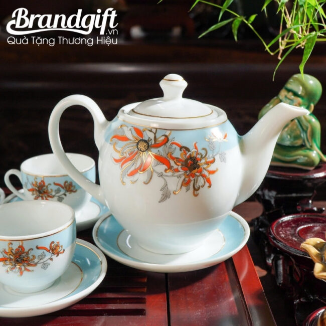 bo-am-chen-tra-in-logo-qua-tang-hoa-bi-ngan-ke-chi-vang-650ml-at-106