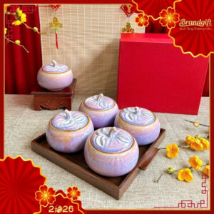 bo-hu-mut-hoa-bien-tim-in-logo-lam-qua-tet-dang-qua-bi-kem-khay-go-km-34 (1)