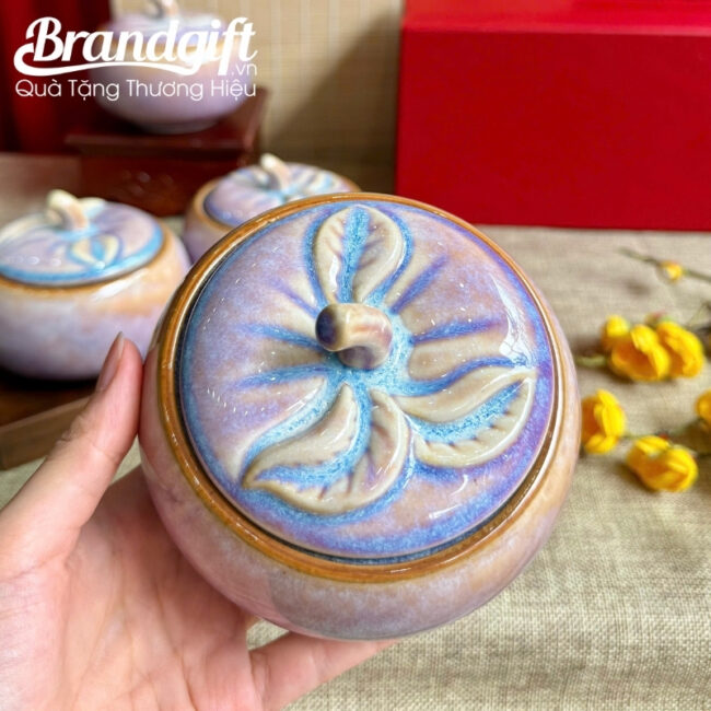 bo-hu-mut-hoa-bien-tim-in-logo-lam-qua-tet-dang-qua-bi-kem-khay-go-km-34 (3)