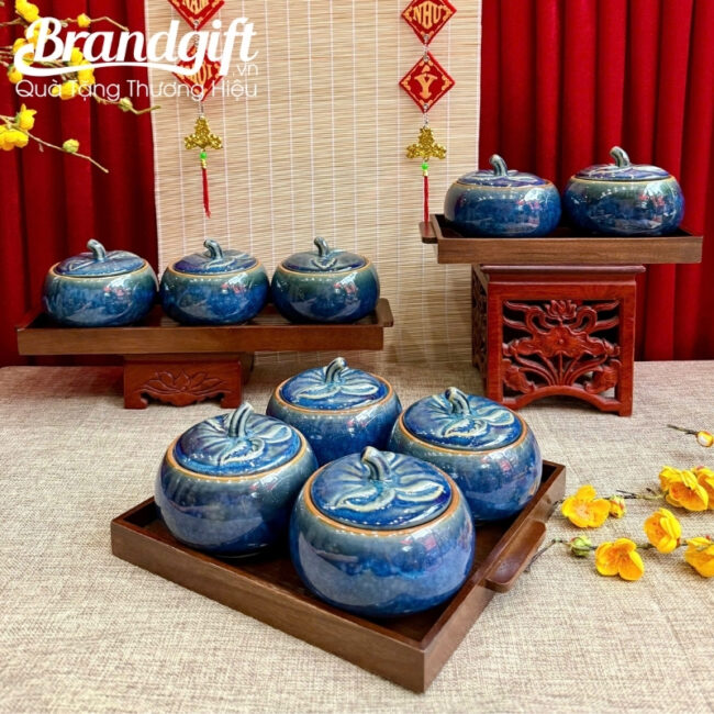 bo-hu-mut-qua-tang-tet-men-hoa-bien-xanh-lam-dang-qua-bi-kem-khay-go-km-35 (2)