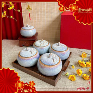 bo-khay-mut-tet-in-logo-men-hoa-bien-trang-nga-dang-qua-bi-kem-khay-go-km-36 (1)