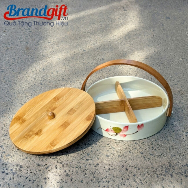 bo-khay-mut-tron-in-logo-qua-tang-tet-4-ngan-tay-xach-go-ve-sen-hong-km-43