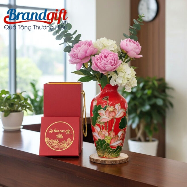 binh-hoa-gom-su-qua-tang-men-do-ve-noi-hoa-sen-vang-kim-lhgs-123 (5) binh-hoa-gom-su-qua-tang-men-do-ve-noi-hoa-sen-vang-kim-lhgs-123