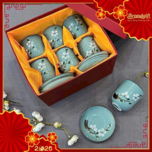 bo-6-ly-su-qua-tang-men-xanh-ngoc-ve-hoa-dao-trang-kem-dia-lot-cst-m108