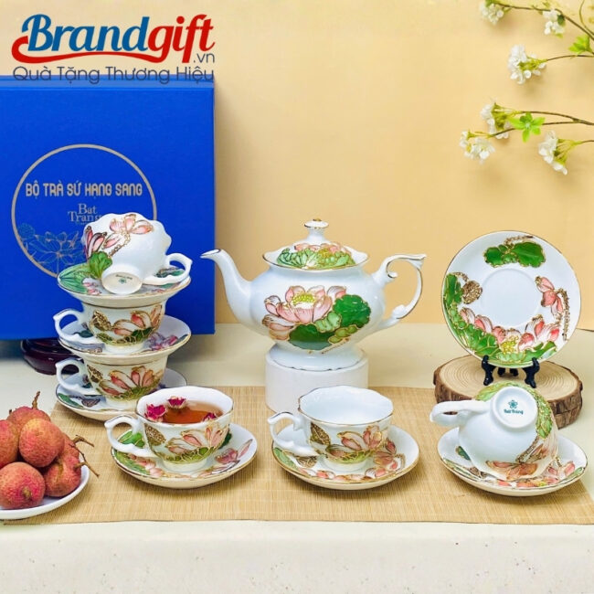 bo-tra-su-qua-tang-cao-cap-ve-vang-kim-hoa-sen-xanh-hong-at-112 (2) bo-tra-su-qua-tang-cao-cap-ve-vang-kim-hoa-sen-xanh-hong-at-112