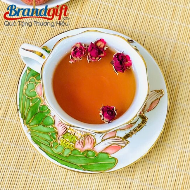 bo-tra-su-qua-tang-cao-cap-ve-vang-kim-hoa-sen-xanh-hong-at-112 (7) bo-tra-su-qua-tang-cao-cap-ve-vang-kim-hoa-sen-xanh-hong-at-112