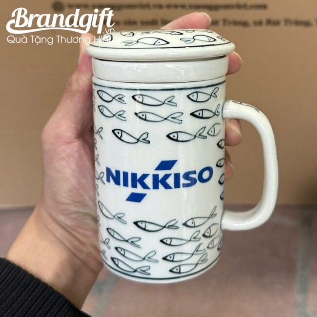 coc-su-loc-tra-in-logo-qua-tang-ve-dan-ca-den-kem-nap-day-300ml-cst-m103 (4) coc-su-loc-tra-in-logo-qua-tang-ve-dan-ca-den-kem-nap-day-300ml-cst-m103