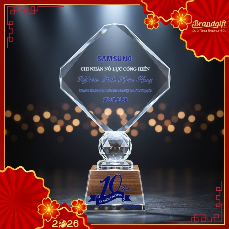 cup-ky-niem-pha-le-in-logo-qua-tang-dang-vuong-than-kim-cuong-knc-07 (1) cup-ky-niem-pha-le-in-logo-qua-tang-dang-vuong-than-kim-cuong-knc-07