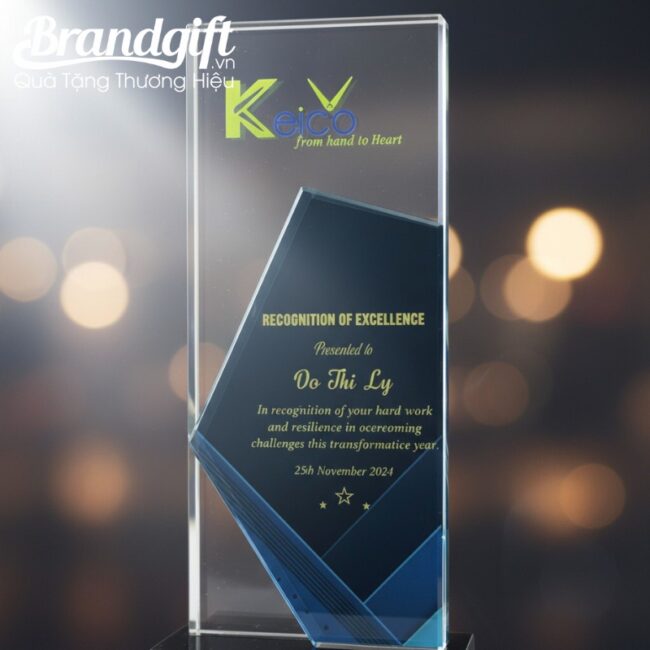 cup-ky-niem-pha-le-in-logo-qua-tang-khoi-tru-xanh-thien-thanh-cach-dieu-knc-10 (8) cup-ky-niem-pha-le-in-logo-qua-tang-khoi-tru-xanh-thien-thanh-cach-dieu-knc-10