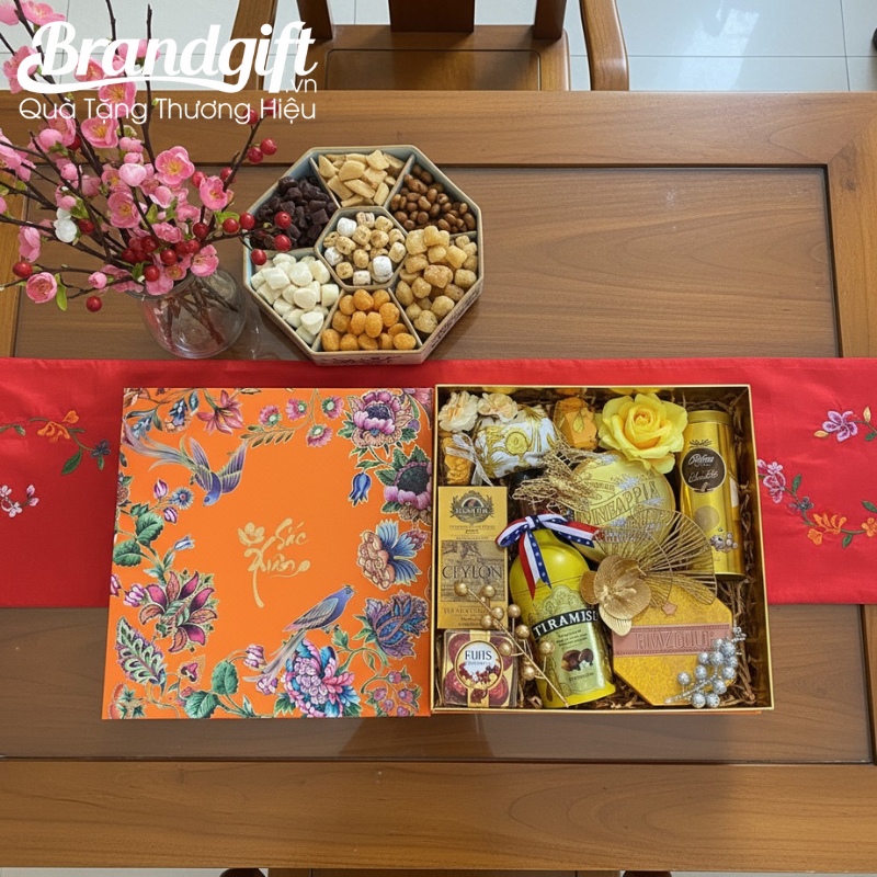 gio-banh-keo-qua-tet-in-logo-hop-hoa-dieu-cat-tuong-sqt-03