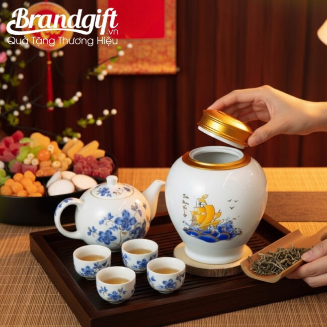 hu-dung-tra-bat-trang-in-logo-qua-tang-thuan-buom-xuoi-gio-vang-kim-500ml-hdt-41