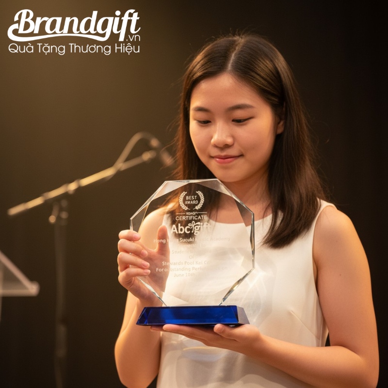 ky-niem-chuong-pha-le-qua-tang-bat-giac-de-xanh-phi-15cm-knc-02