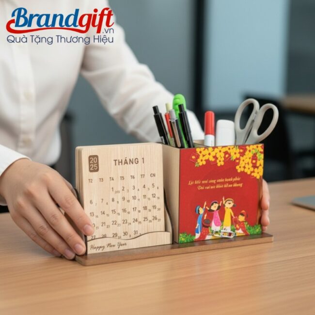 lich-go-de-ban-ket-hop-ong-dung-but-in-logo-lam-qua-tet-2026-ldb-05 (7) lich-go-de-ban-ket-hop-ong-dung-but-in-logo-lam-qua-tet-2026-ldb-05