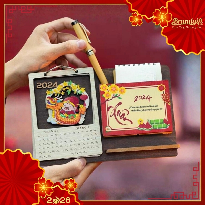 lich-go-de-ban-qua-tang-than-tai-cuoi-rong-don-loc-xuan-kem-hop-but-ldb-07 (1) lich-go-de-ban-qua-tang-than-tai-cuoi-rong-don-loc-xuan-kem-hop-but-ldb-07