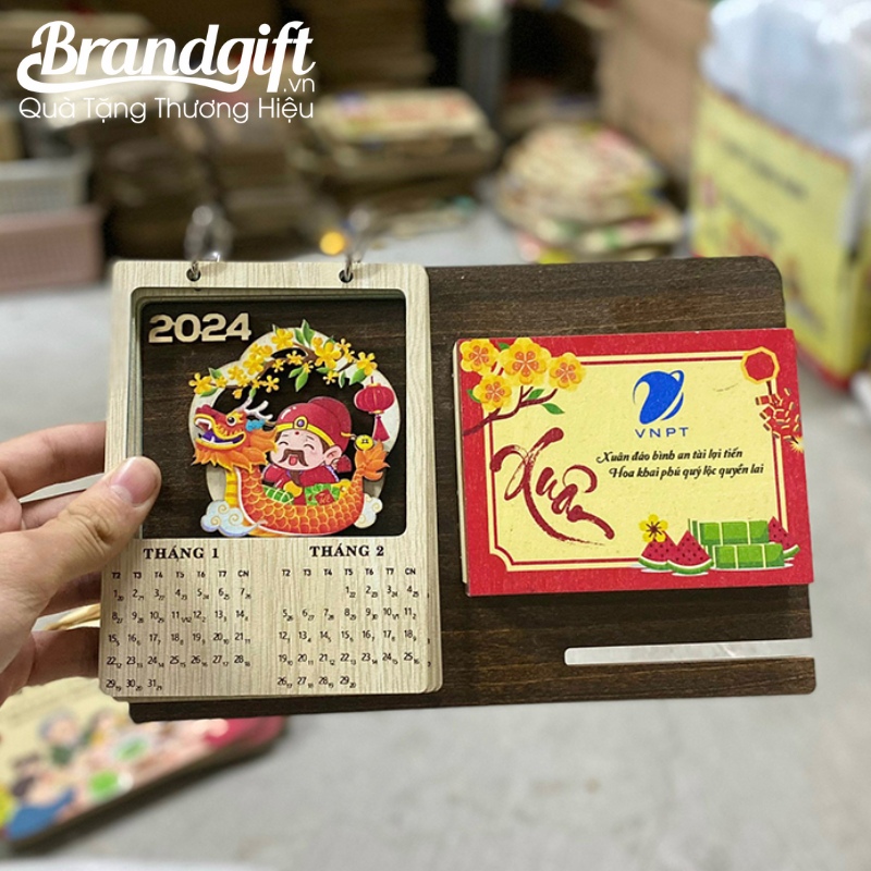 lich-go-de-ban-qua-tang-than-tai-cuoi-rong-don-loc-xuan-kem-hop-but-ldb-07