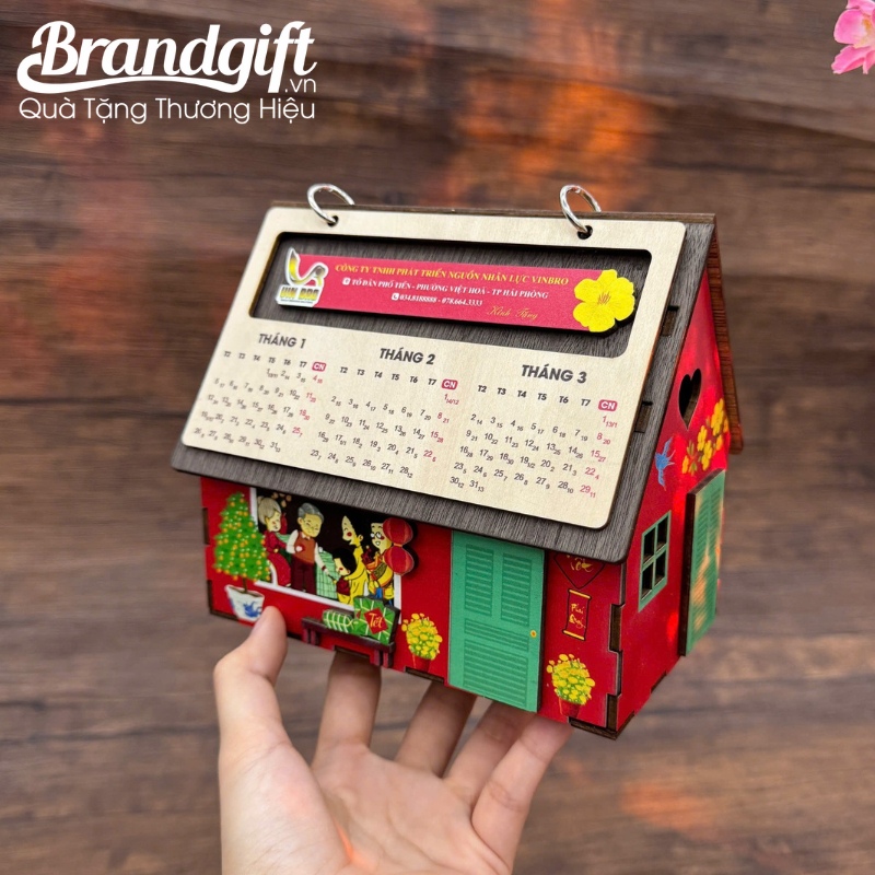 lich-tet-de-ban-in-logo-lam-qua-tang-hinh-ngoi-nha-go-mau-do-lt-07