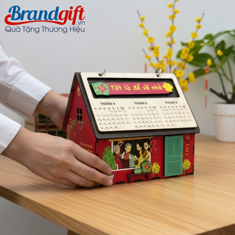 lich-tet-de-ban-in-logo-lam-qua-tang-hinh-ngoi-nha-go-mau-do-lt-07