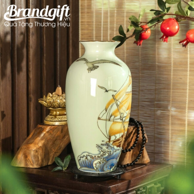 lo-hoa-gom-su-qua-tang-men-ngoc-hoa-tiet-thuyen-hai-au-vang-kim-28cm-lhgs-119