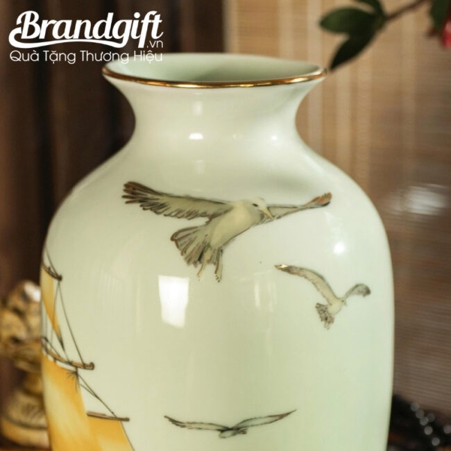 lo-hoa-gom-su-qua-tang-men-ngoc-hoa-tiet-thuyen-hai-au-vang-kim-28cm-lhgs-119