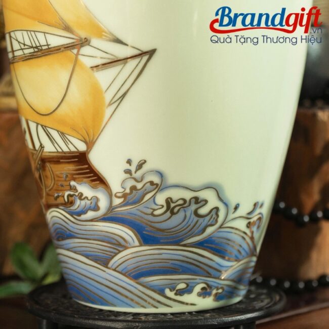 lo-hoa-gom-su-qua-tang-men-ngoc-hoa-tiet-thuyen-hai-au-vang-kim-28cm-lhgs-119