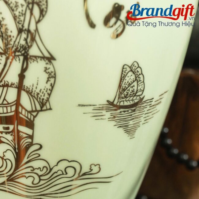 lo-hoa-qua-tang-in-logo-men-ngoc-thuan-buom-xuoi-gio-vang-kim-28cm-lhgs-118 (6) lo-hoa-qua-tang-in-logo-men-ngoc-thuan-buom-xuoi-gio-vang-kim-28cm-lhgs-118