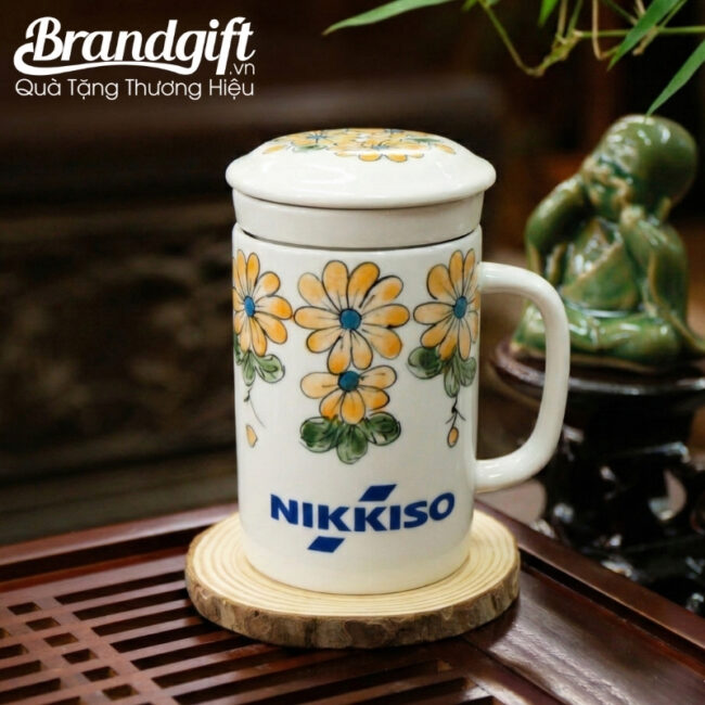 ly-su-loc-tra-co-nap-qua-tang-in-logo-ve-hoa-vang-300ml-cst-m101 (2) ly-su-loc-tra-co-nap-qua-tang-in-logo-ve-hoa-vang-300ml-cst-m101