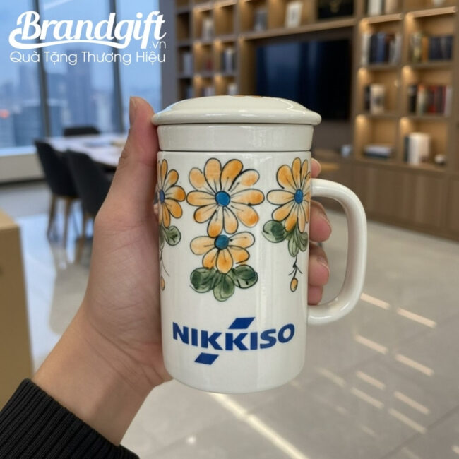 ly-su-loc-tra-co-nap-qua-tang-in-logo-ve-hoa-vang-300ml-cst-m101 (3) ly-su-loc-tra-co-nap-qua-tang-in-logo-ve-hoa-vang-300ml-cst-m101