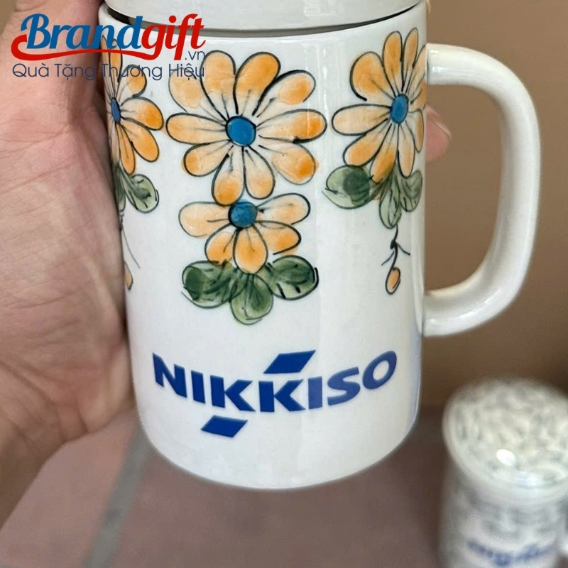 ly-su-loc-tra-co-nap-qua-tang-in-logo-ve-hoa-vang-300ml-cst-m101