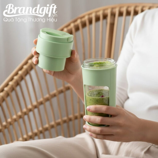 may-xay-sinh-to-cam-tay-elmich-qua-tang-340ml-mau-xanh-mint-mxct-02