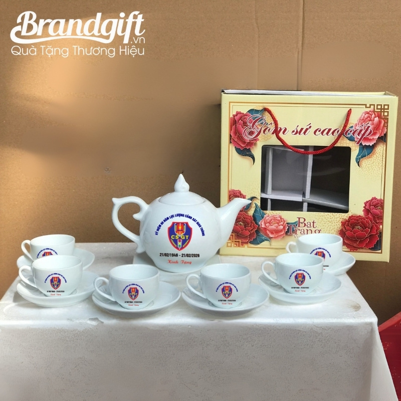 Bộ ấm chén quà tặng kỷ niệm thành lập lực lượng Cảnh sát giao thông