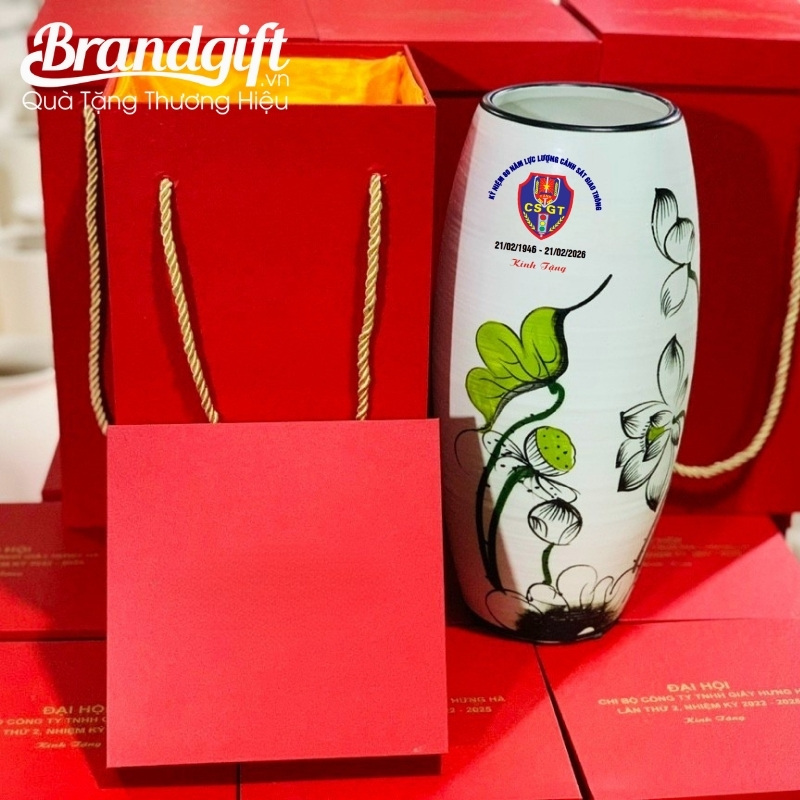 Lọ hoa quà tặng kỷ niệm thành lập lực lượng Cảnh sát giao thông