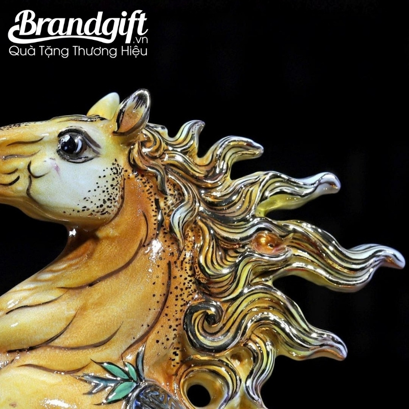 tuong-hoang-ma-hung-thinh-in-logo-qua-tang-tet-binh-ngo-2026-tlv-11