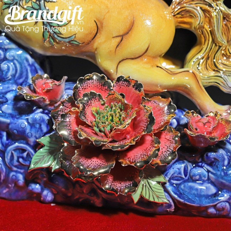 tuong-hoang-ma-hung-thinh-in-logo-qua-tang-tet-binh-ngo-2026-tlv-11