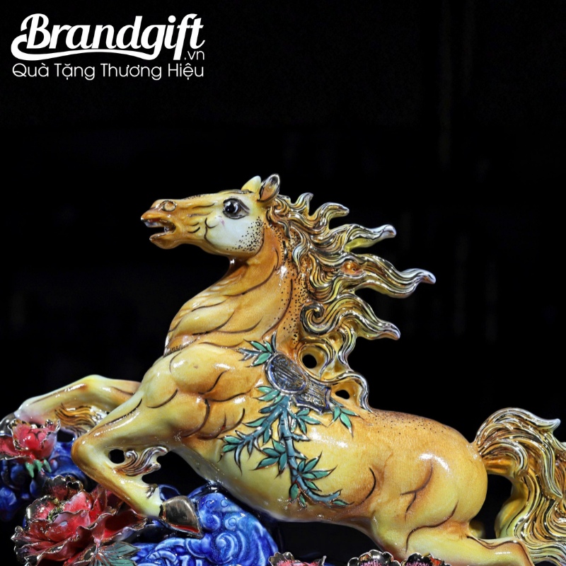 tuong-hoang-ma-hung-thinh-in-logo-qua-tang-tet-binh-ngo-2026-tlv-11