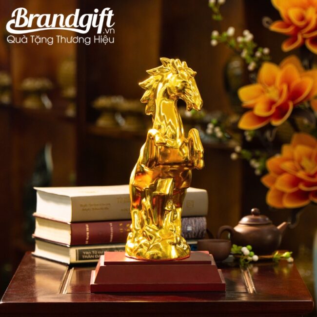 tuong-kim-ma-uy-phong-qua-tang-in-logo-dat-vang-24k-tlv-08 (7) tuong-kim-ma-uy-phong-qua-tang-in-logo-dat-vang-24k-tlv-08