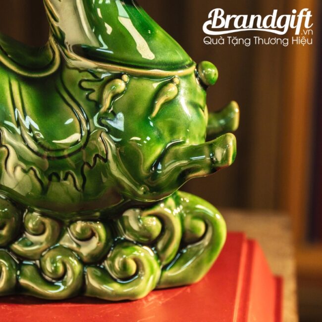 tuong-lang-ma-phi-van-qua-tang-in-logo-men-bich-ngoc-bat-trang-tlv-07 (10) tuong-lang-ma-phi-van-qua-tang-in-logo-men-bich-ngoc-bat-trang-tlv-07