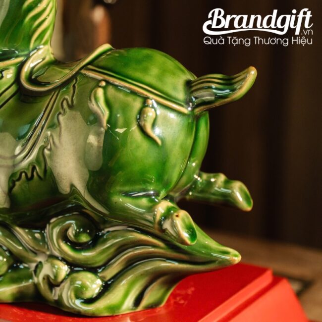 tuong-lang-ma-phi-van-qua-tang-in-logo-men-bich-ngoc-bat-trang-tlv-07 (12) tuong-lang-ma-phi-van-qua-tang-in-logo-men-bich-ngoc-bat-trang-tlv-07