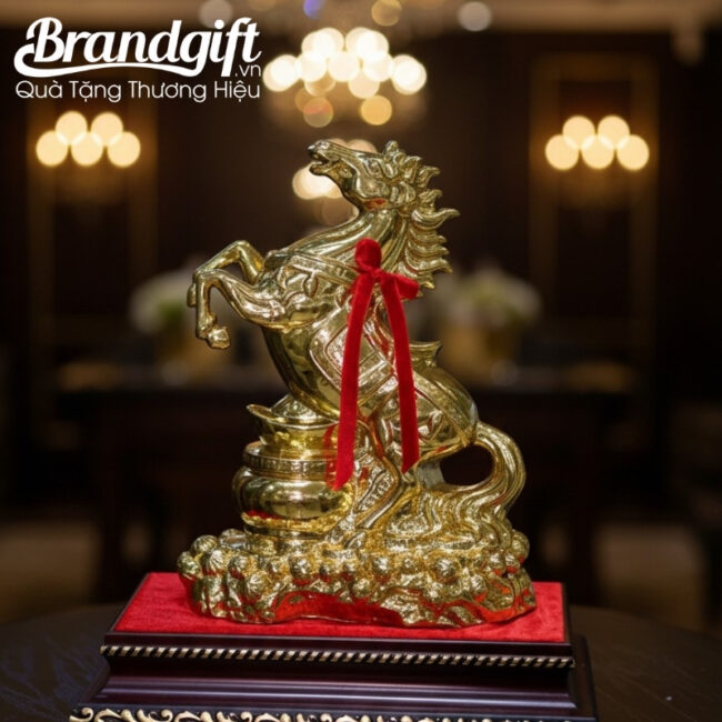 tuong-ma-dao-thanh-cong-dat-vang-qua-tang-33x36cm-kem-de-go-tlv-03 (2) tuong-ma-dao-thanh-cong-dat-vang-qua-tang-33x36cm-kem-de-go-tlv-03