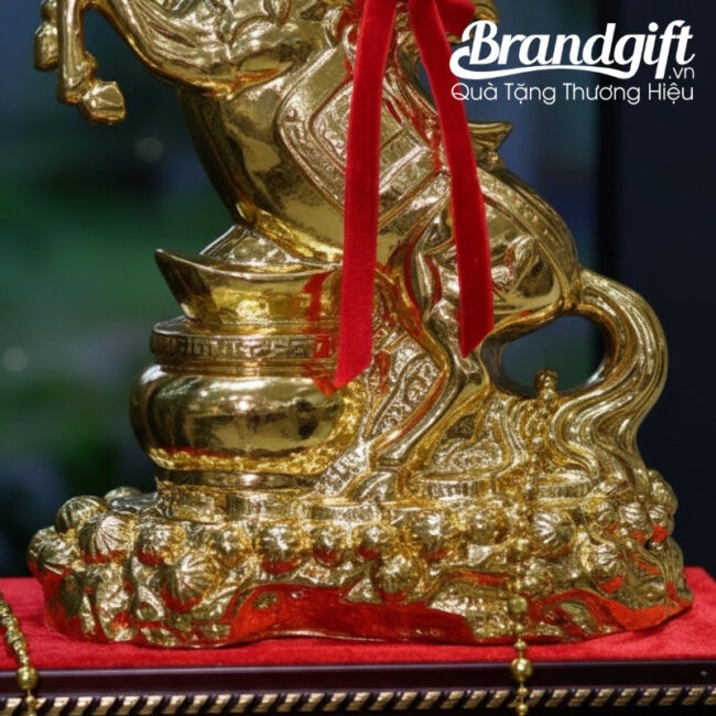 tuong-ma-dao-thanh-cong-dat-vang-qua-tang-33x36cm-kem-de-go-tlv-03 (5) tuong-ma-dao-thanh-cong-dat-vang-qua-tang-33x36cm-kem-de-go-tlv-03