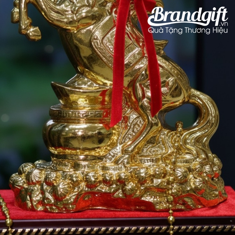 tuong-ma-dao-thanh-cong-dat-vang-qua-tang-33x36cm-kem-de-go-tlv-03