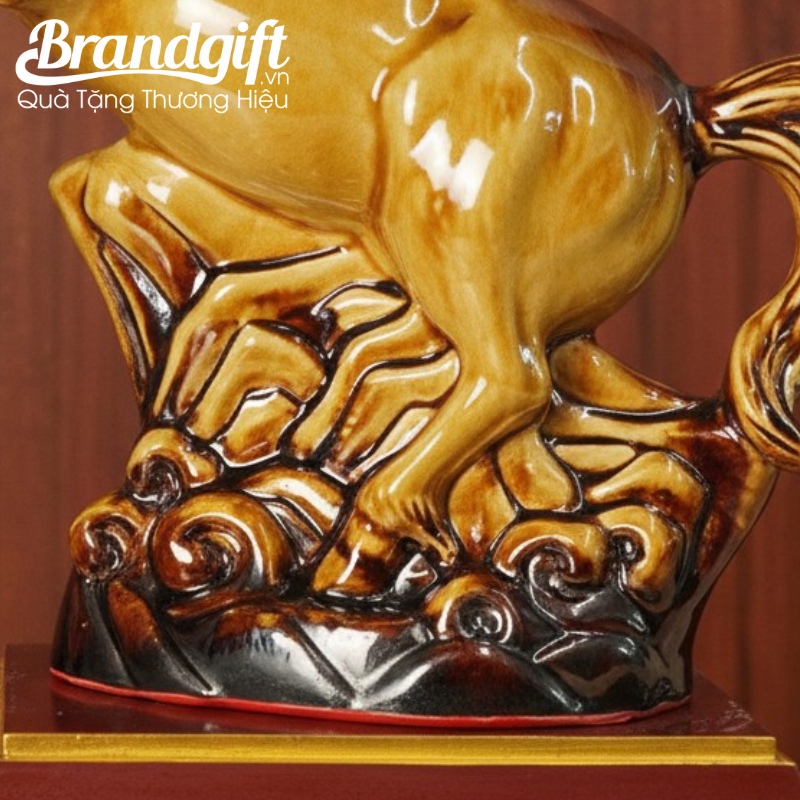 tuong-ngua-bat-trang-phong-thuy-men-hoang-tho-qua-tang-tlv-05